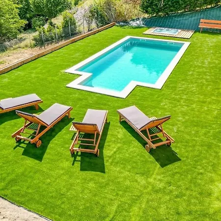 15 Personnes - Piscine - Jacuzzi - Clim - Bar - Billard - Cinéma - Vue Panoramique * Esperce