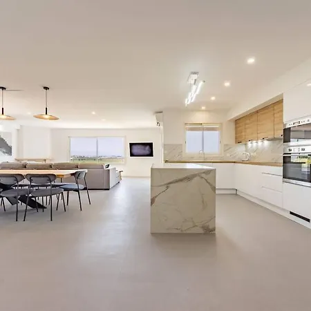 15 Personnes - Piscine - Jacuzzi - Clim - Bar - Billard - Cinéma - Vue Panoramique Villa *