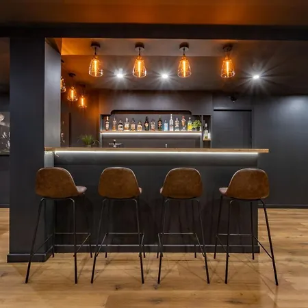 15 Personnes - Piscine - Jacuzzi - Clim - Bar - Billard - Cinéma - Vue Panoramique Villa Esperce