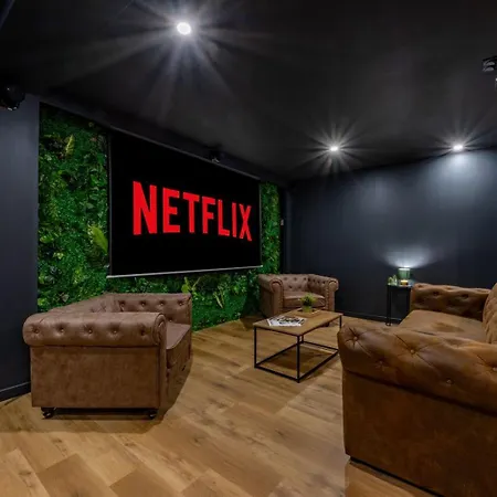 Villa 15 Personnes - Piscine - Jacuzzi - Clim - Bar - Billard - Cinéma - Vue Panoramique *