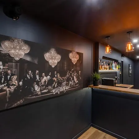 15 Personnes - Piscine - Jacuzzi - Clim - Bar - Billard - Cinéma - Vue Panoramique Villa Esperce