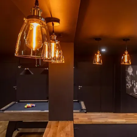 15 Personnes - Piscine - Jacuzzi - Clim - Bar - Billard - Cinéma - Vue Panoramique *