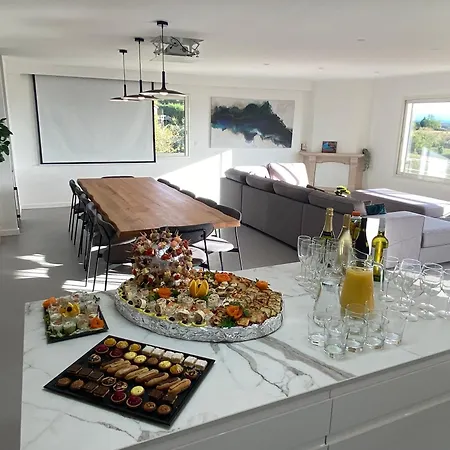 15 Personnes - Piscine - Jacuzzi - Clim - Bar - Billard - Cinéma - Vue Panoramique * Esperce