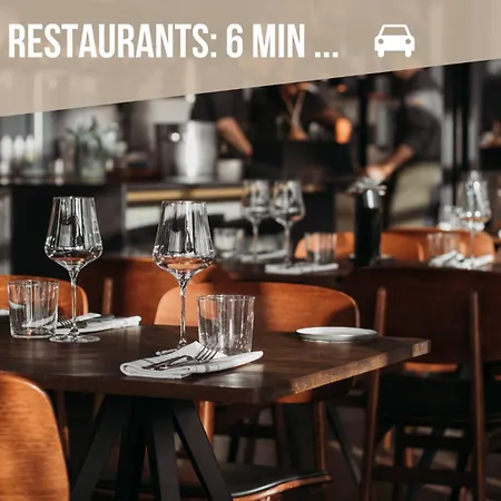 15 Personnes - Piscine - Jacuzzi - Clim - Bar - Billard - Cinéma - Vue Panoramique *