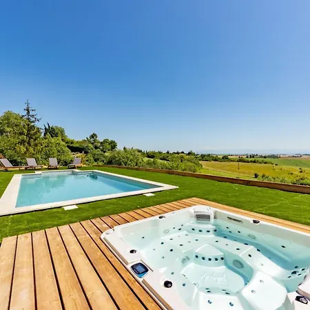 15 Personnes - Piscine - Jacuzzi - Clim - Bar - Billard - Cinema - Vue Panoramique Esperce