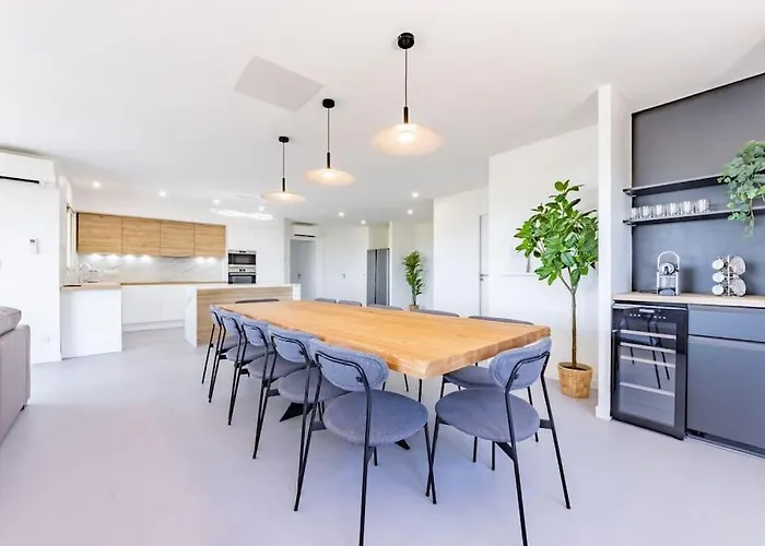 15 Personnes - Piscine - Jacuzzi - Clim - Bar - Billard - Cinema - Vue Panoramique Esperce