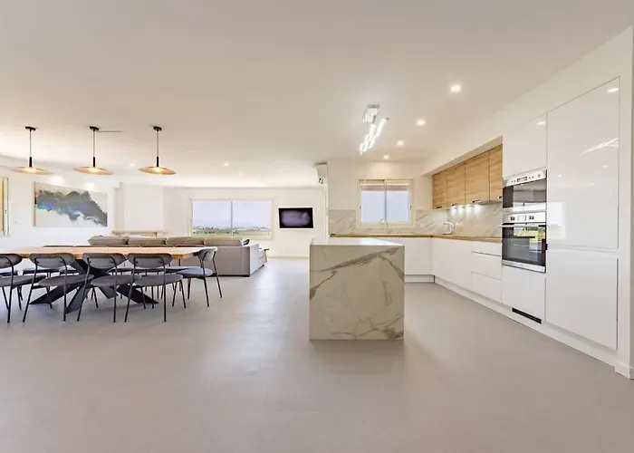 15 Personnes - Piscine - Jacuzzi - Clim - Bar - Billard - Cinéma - Vue Panoramique Villa *