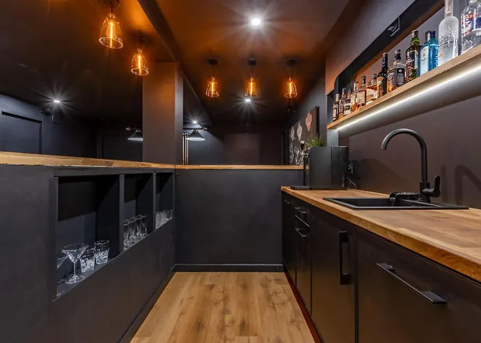 15 Personnes - Piscine - Jacuzzi - Clim - Bar - Billard - Cinema - Vue Panoramique * Esperce