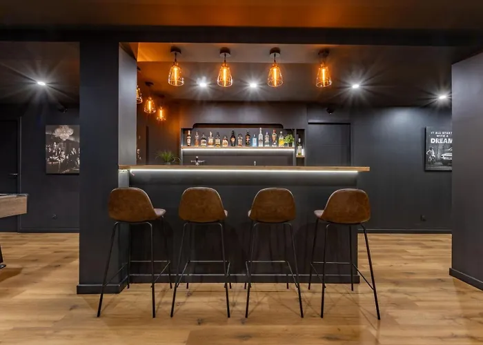 15 Personnes - Piscine - Jacuzzi - Clim - Bar - Billard - Cinema - Vue Panoramique Villa Esperce