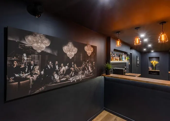 15 Personnes - Piscine - Jacuzzi - Clim - Bar - Billard - Cinema - Vue Panoramique Villa Esperce