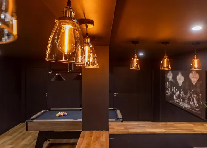 15 Personnes - Piscine - Jacuzzi - Clim - Bar - Billard - Cinema - Vue Panoramique *