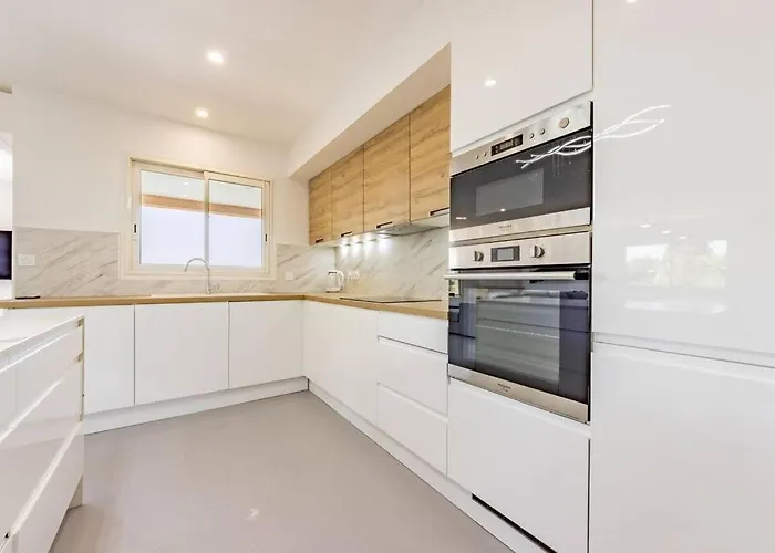 15 Personnes - Piscine - Jacuzzi - Clim - Bar - Billard - Cinema - Vue Panoramique *