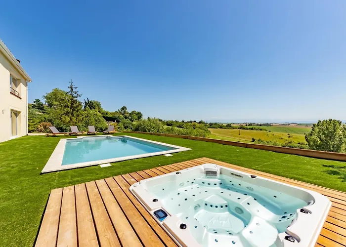 15 Personnes - Piscine - Jacuzzi - Clim - Bar - Billard - Cinema - Vue Panoramique Esperce