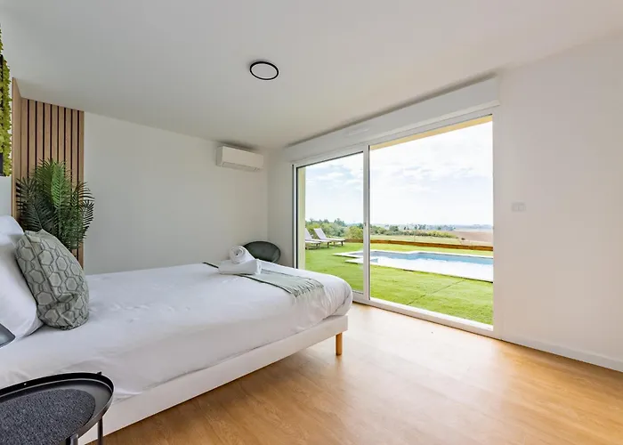 15 Personnes - Piscine - Jacuzzi - Clim - Bar - Billard - Cinema - Vue Panoramique Villa Esperce