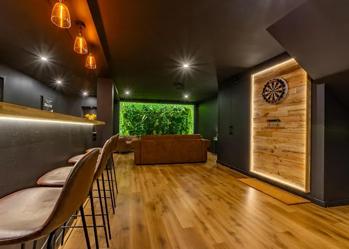 15 Personnes - Piscine - Jacuzzi - Clim - Bar - Billard - Cinema - Vue Panoramique * Esperce